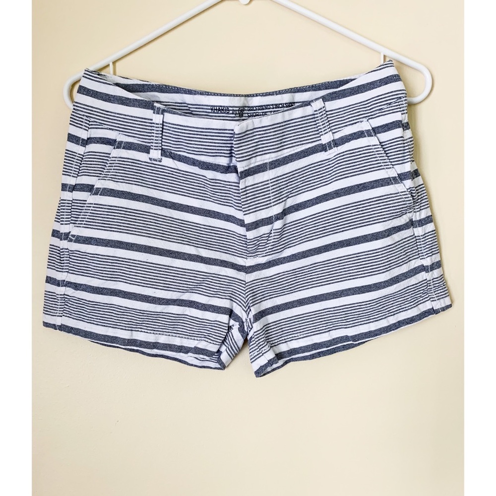 Khakis by Gap Girlfriend 3 inch Short